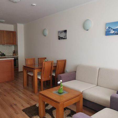 Sunny Home By The Lift In بانسكو الغرفة الصورة